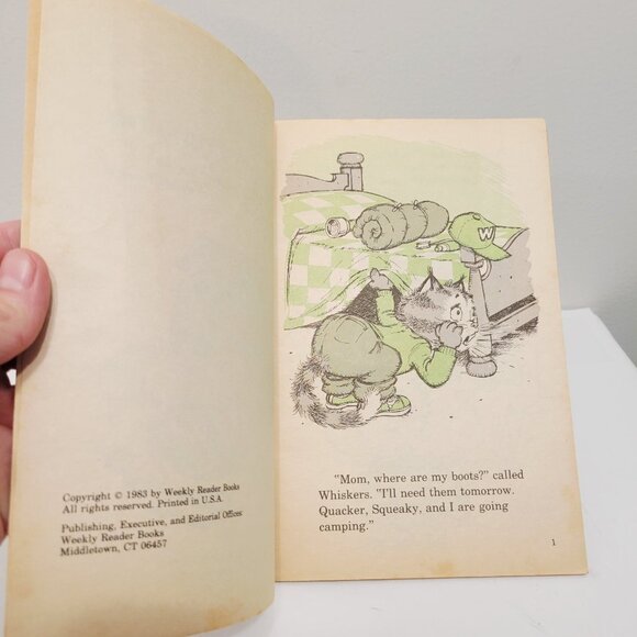 Vtg 1983 Whiskers Goes Camping By Martha P Howlett Book - Picture 2 of 5